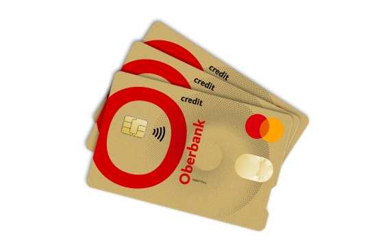 Drei goldene aufgefächerte Oberbank Kreditkarten