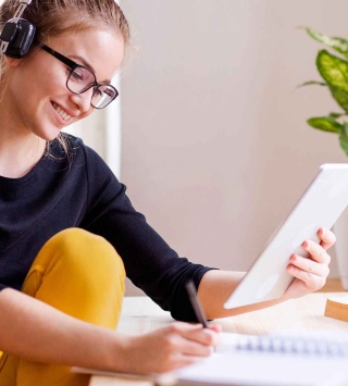 Frau im Homeoffice