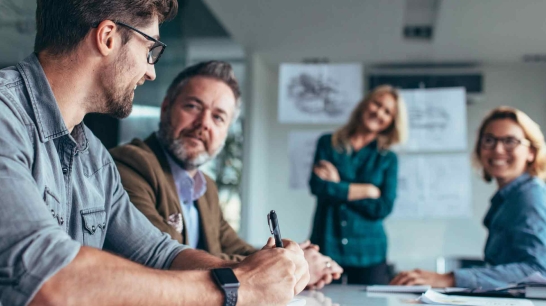 Team-Meeting zu Online-Ratgeber Jetzt Unternehmen