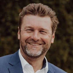 Herbert Haberl, Leiter der Oberbankfiliale Braunau