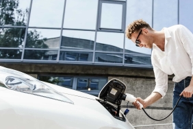 E-Auto in Tankstation