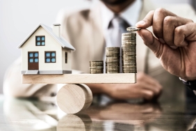 Immobilien oder Aktien? Zwei Anlageklassen im Vergleich.
