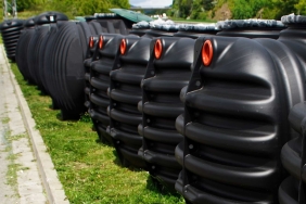 Wassertanks im Garten