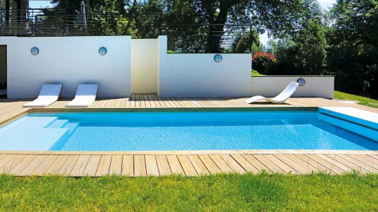 Pool im Garten